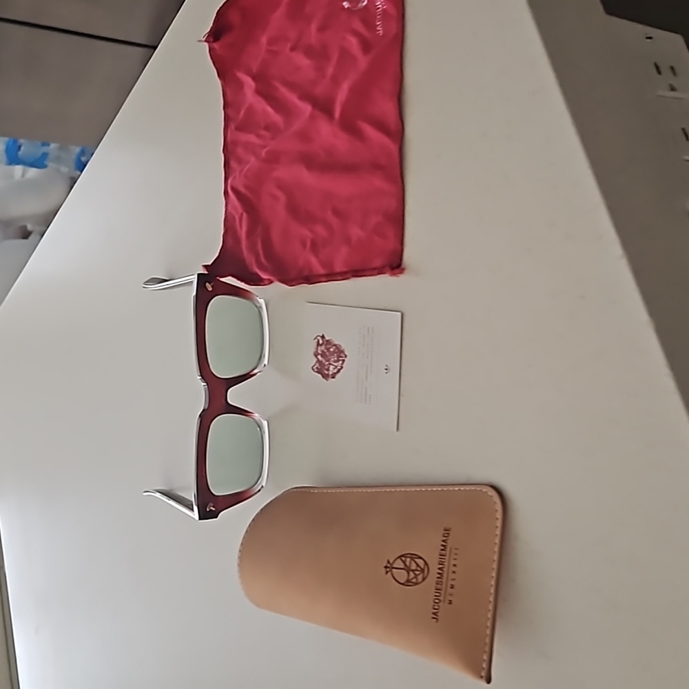 JMM QUENTIN RED FRAME WITH LIGHT BLUE HUE TINT LENS